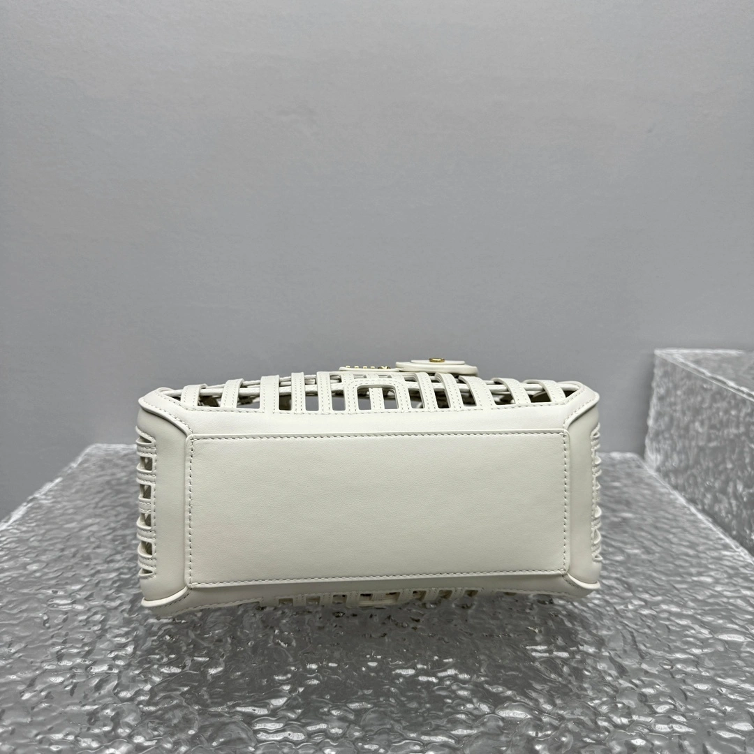 MOMO- 7iu7iu 5BA294_2IBE_F0K74_V_OOO high quality version 25ss cowhide item:E-B664G2080
