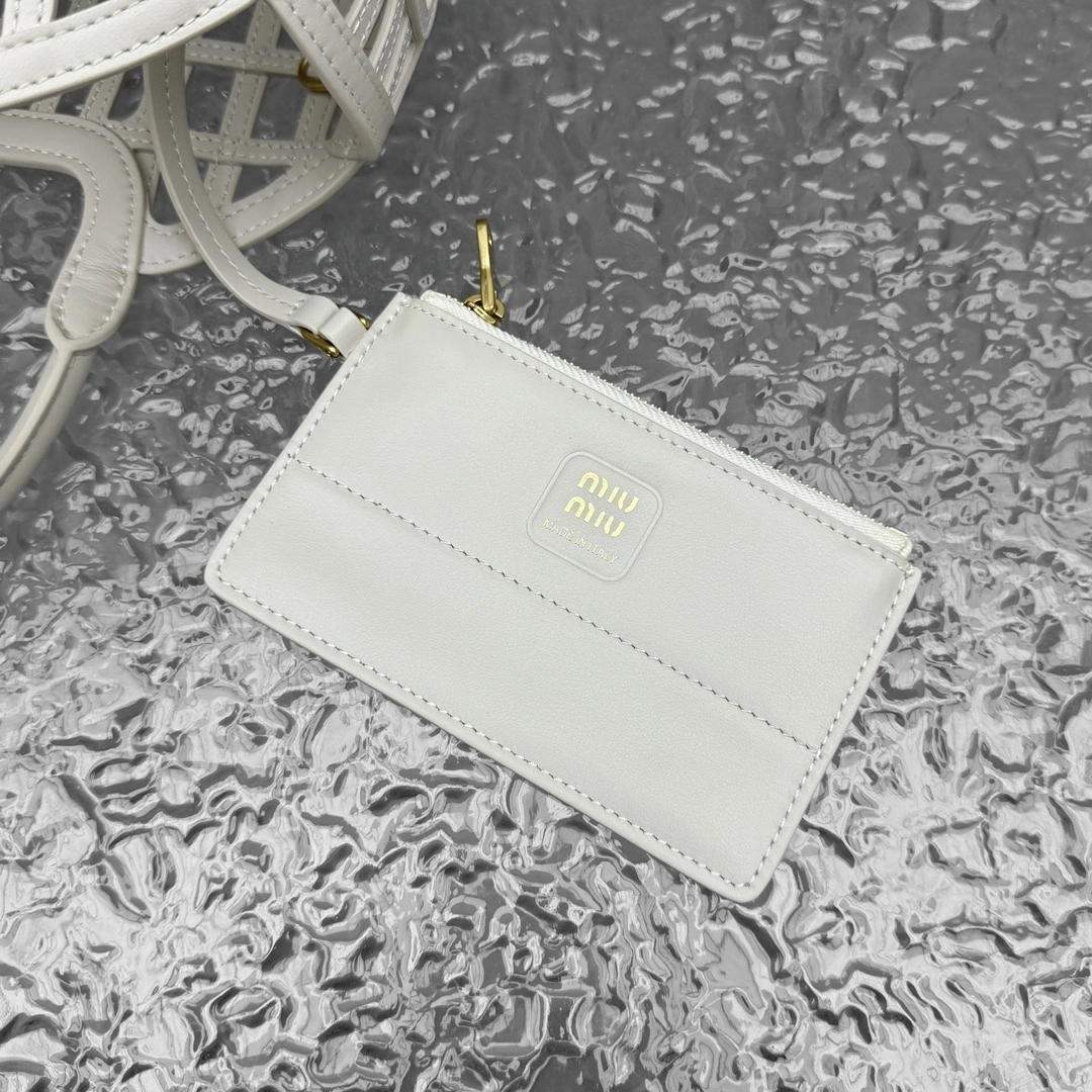 MOMO- 7iu7iu 5BA294_2IBE_F0K74_V_OOO high quality version 25ss cowhide item:E-B664G2080
