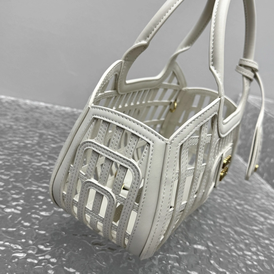 MOMO- 7iu7iu 5BA294_2IBE_F0K74_V_OOO high quality version 25ss cowhide item:E-B664G2080
