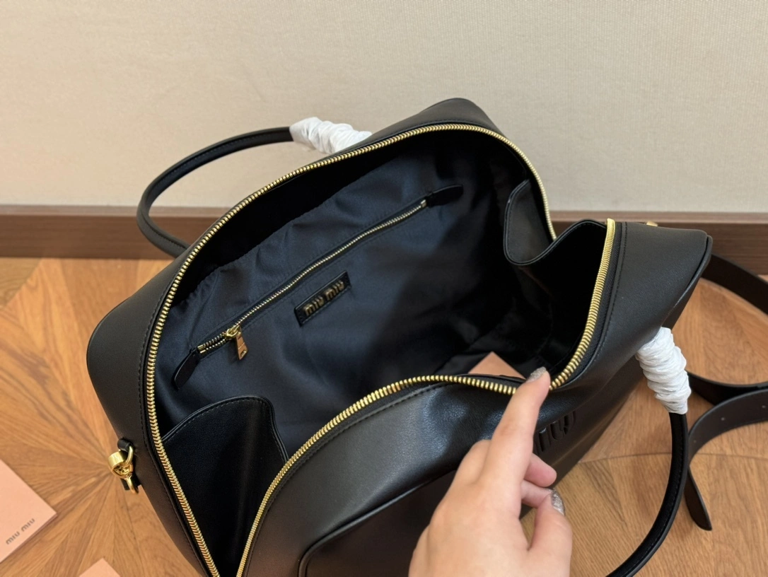 &7iu7iu 5BB117-2DDJ-F0002 Calfskin item:DT-B264H0143