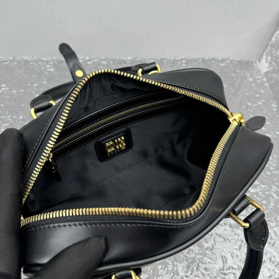 MOMO- 7iu7iu 5BB142_2CR3_F0002_V_OON Softy Padded high quality version item:E-B664G2008