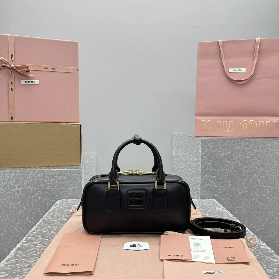 MOMO- 7iu7iu 5BB142_2CR3_F0002_V_OON Softy Padded high quality version item:E-B664G2008