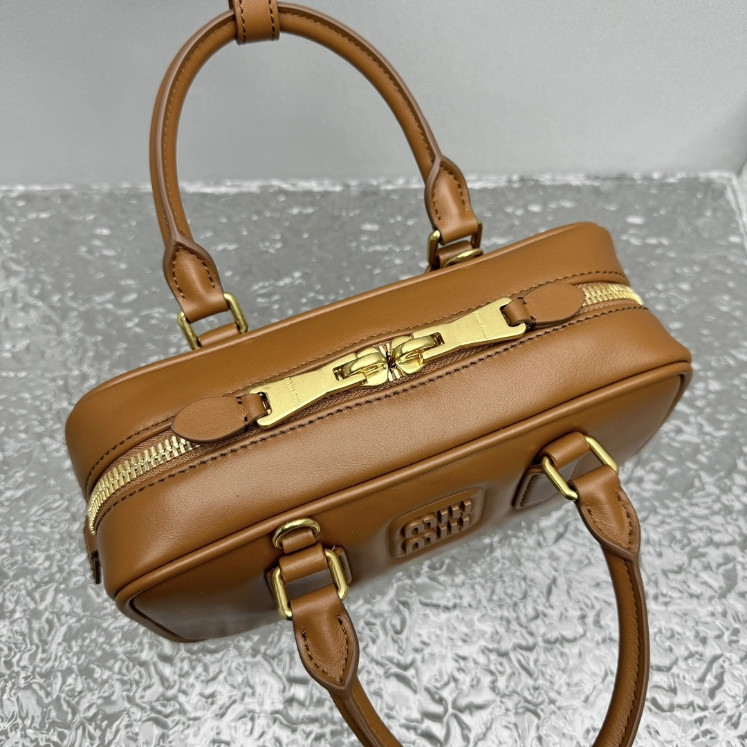 MOMO- 7iu7iu 5BB142_2CR3_F0046_V_OON high quality version Softy Padded item:E-B664G2018