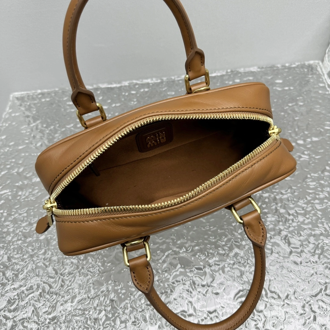 MOMO- 7iu7iu 5BB142_2CR3_F0046_V_OON high quality version Softy Padded item:E-B664G2018