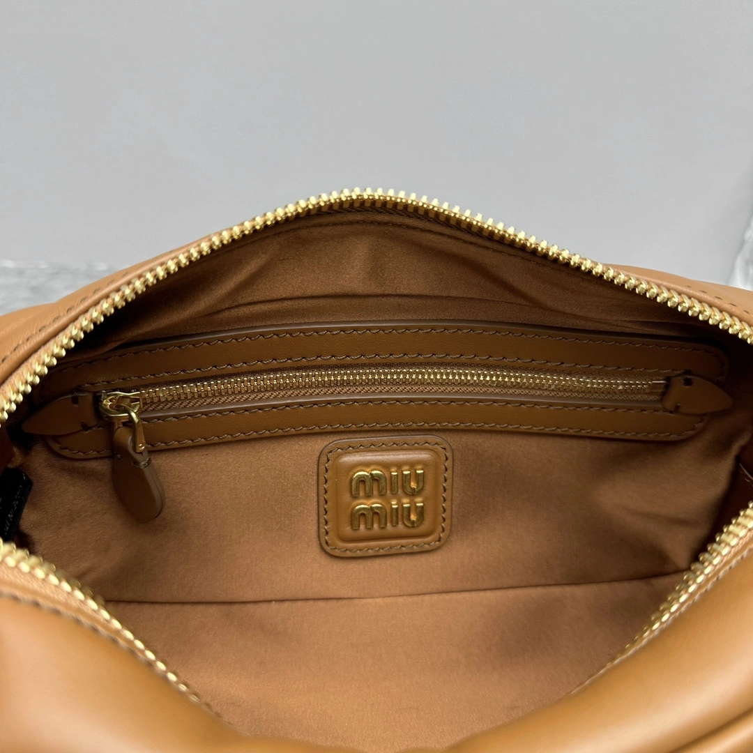 MOMO- 7iu7iu 5BB142_2CR3_F0046_V_OON high quality version Softy Padded item:E-B664G2018