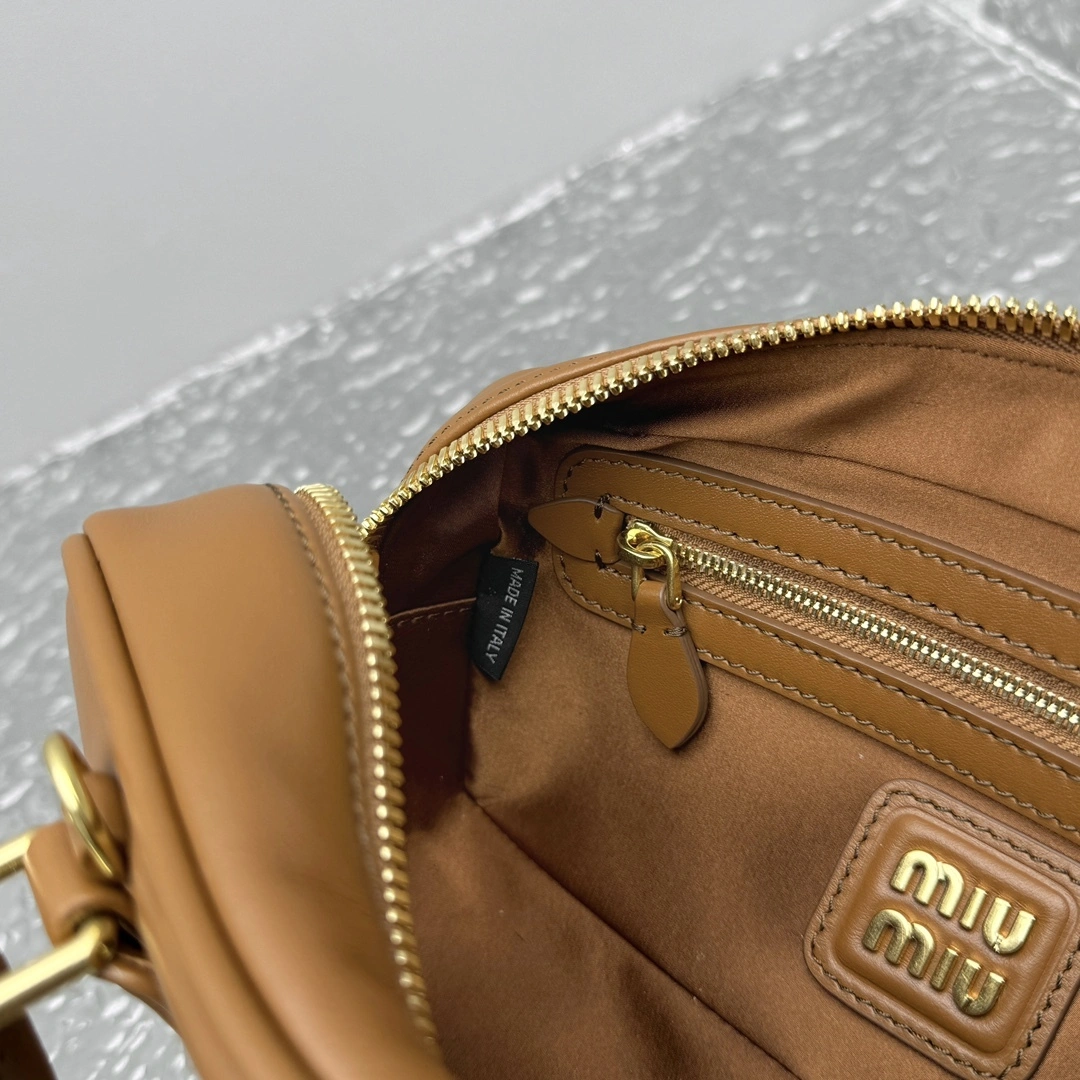 MOMO- 7iu7iu 5BB142_2CR3_F0046_V_OON high quality version Softy Padded item:E-B664G2018