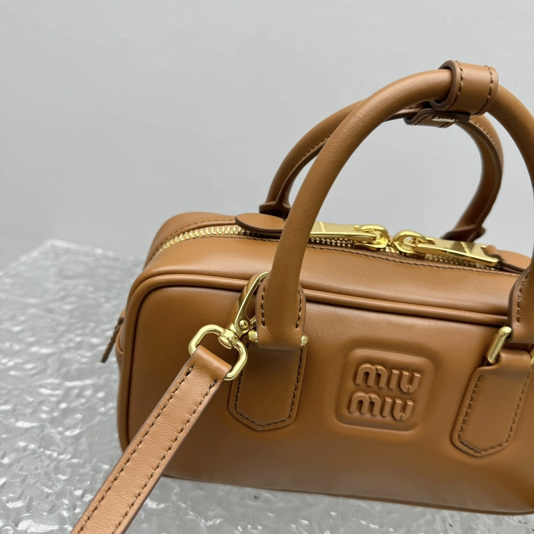 MOMO- 7iu7iu 5BB142_2CR3_F0046_V_OON high quality version Softy Padded item:E-B664G2018