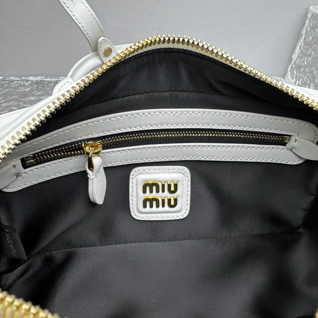 MOMO- 7iu7iu 5BB142_ACR3_F0K74_V_OON high quality version Softy Padded item:E-B664G2017