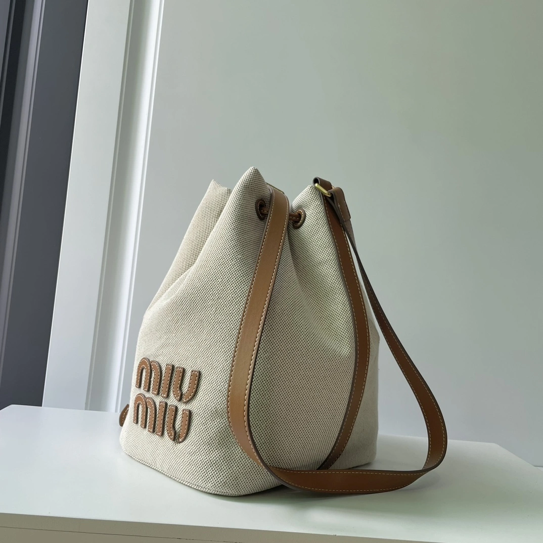7iu7iu 5BE089_2CRN_F062F_V_OLO Calfskin item:DT-B225H0159