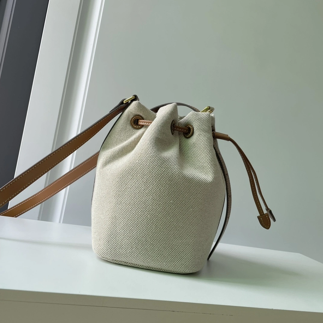 7iu7iu 5BE090_2CRN_F062F_V_OLO Calfskin item:DT-B225H0111
