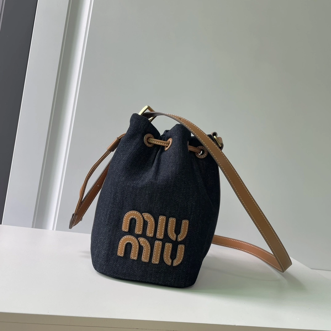7iu7iu 5BE090_2CRR_F0S30_V_OLO Calfskin item:DT-B225H0112