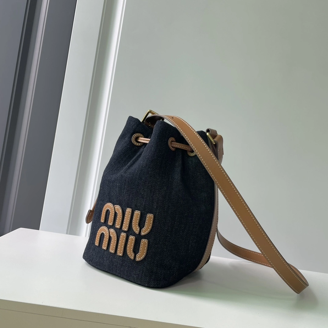 7iu7iu 5BE090_2CRR_F0S30_V_OLO Calfskin item:DT-B225H0112
