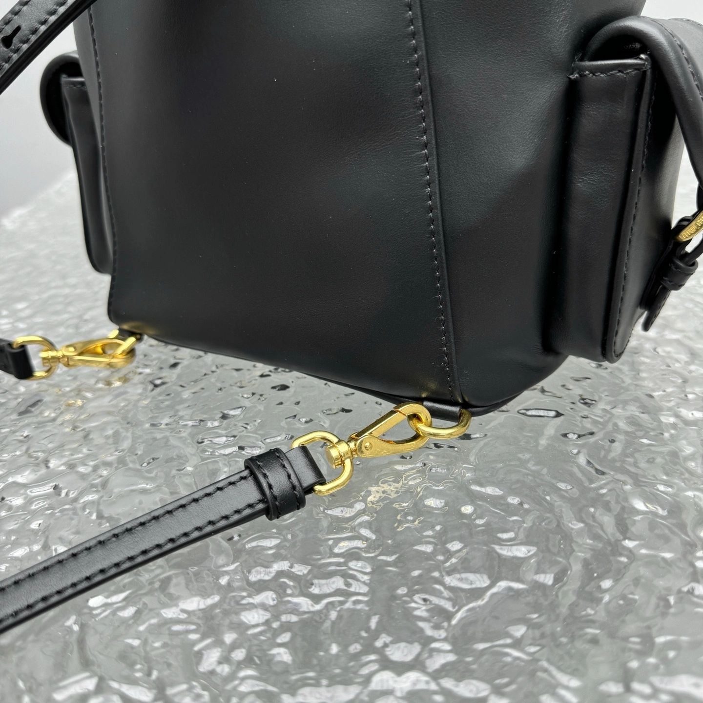 MOMO- 7iu7iu 5BZ042_2CRW_F0002_V_OOO high quality version 25ss cowhide item:E-B664G2077