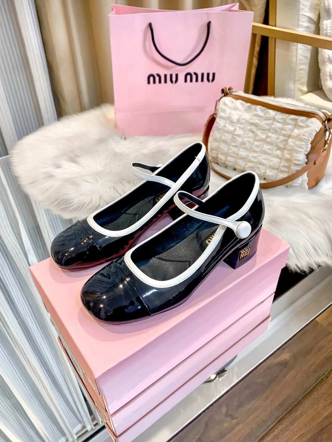 7iu7iu 5I435E_06E_F0967_F_A035 Heel height：4CM item:ET-X234E0704W