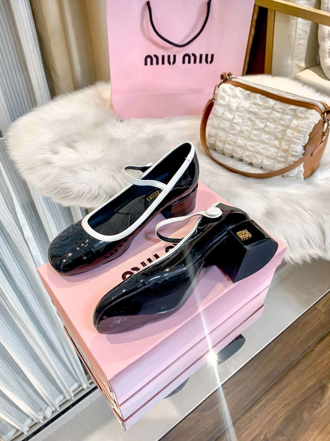 7iu7iu 5I435E_06E_F0967_F_A035 Heel height：4CM item:ET-X234E0704W