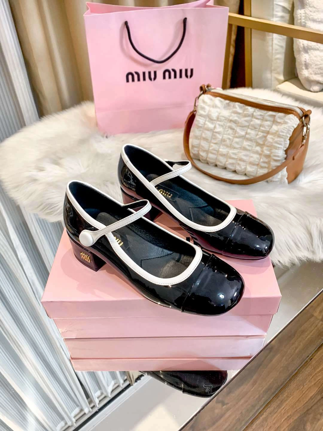 7iu7iu 5I435E_06E_F0967_F_A035 Heel height：4CM item:ET-X234E0704W
