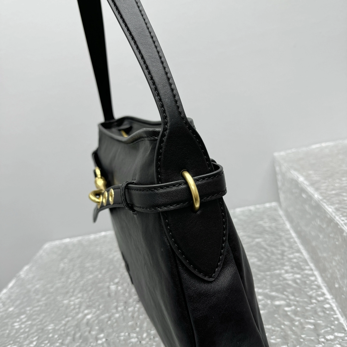 MOMO- 7iu7iu 5BC181_2BBL_F0002_V_OOO high quality version Aventure 25ss sheephide item:E-B664G2023
