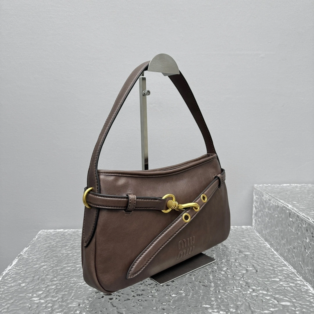 MOMO- 7iu7iu 5BC182_2BBL_F0NBL_V_OOO high quality version Aventure 25ss sheephide item:E-B664G2025