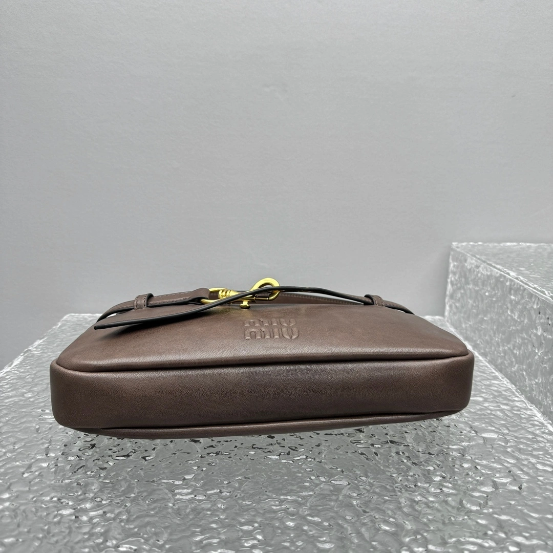MOMO- 7iu7iu 5BC182_2BBL_F0NBL_V_OOO high quality version Aventure 25ss sheephide item:E-B664G2025