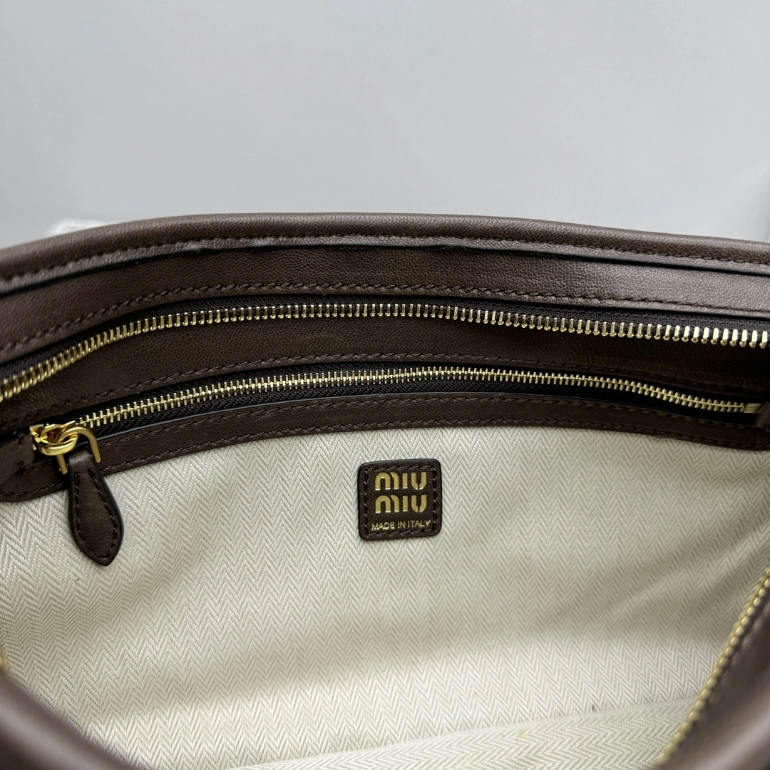 MOMO- 7iu7iu 5BC182_2BBL_F0NBL_V_OOO high quality version Aventure 25ss sheephide item:E-B664G2025