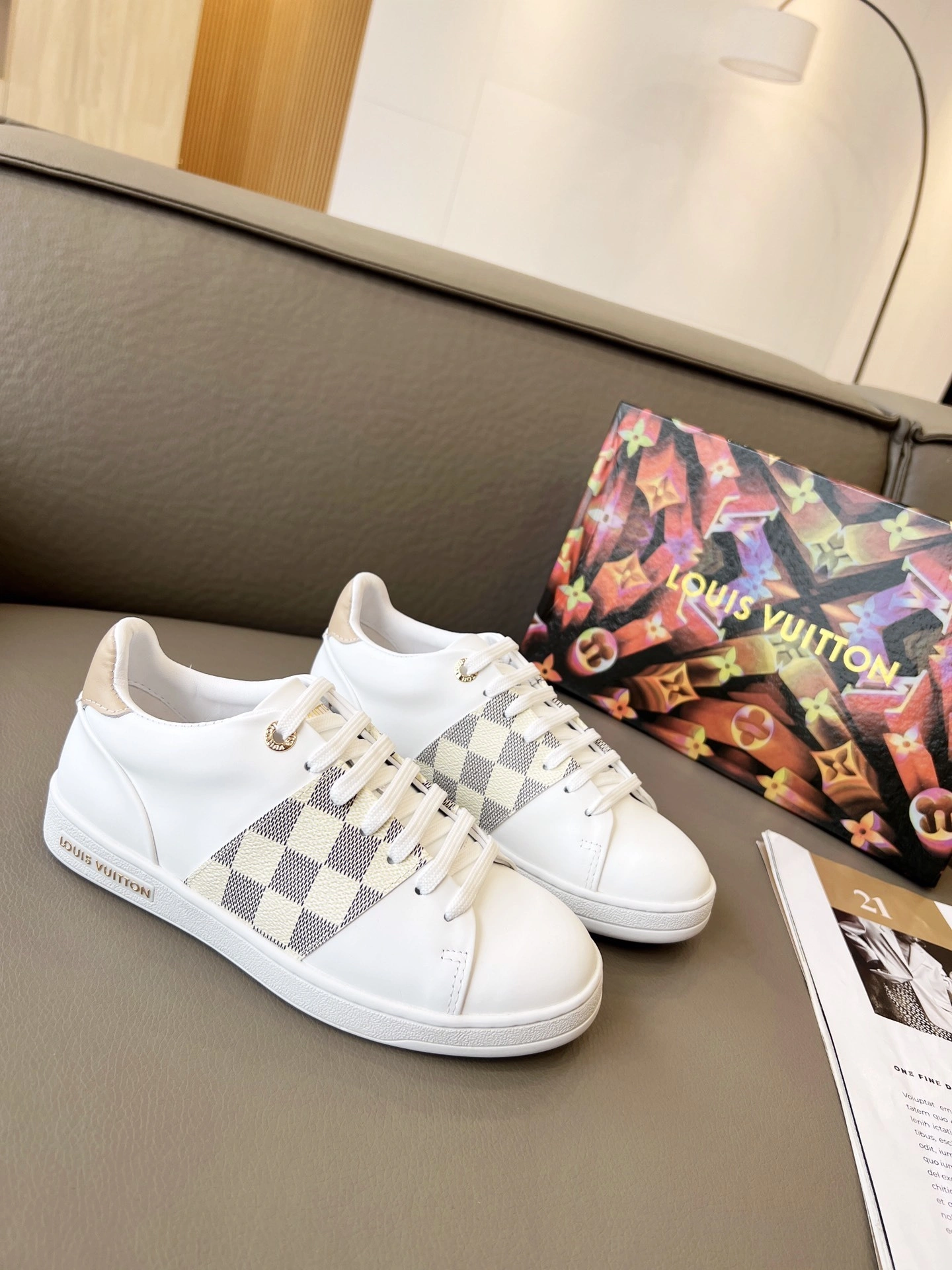 8V 1AAWEZ Calfskin item:DT-X000H2901