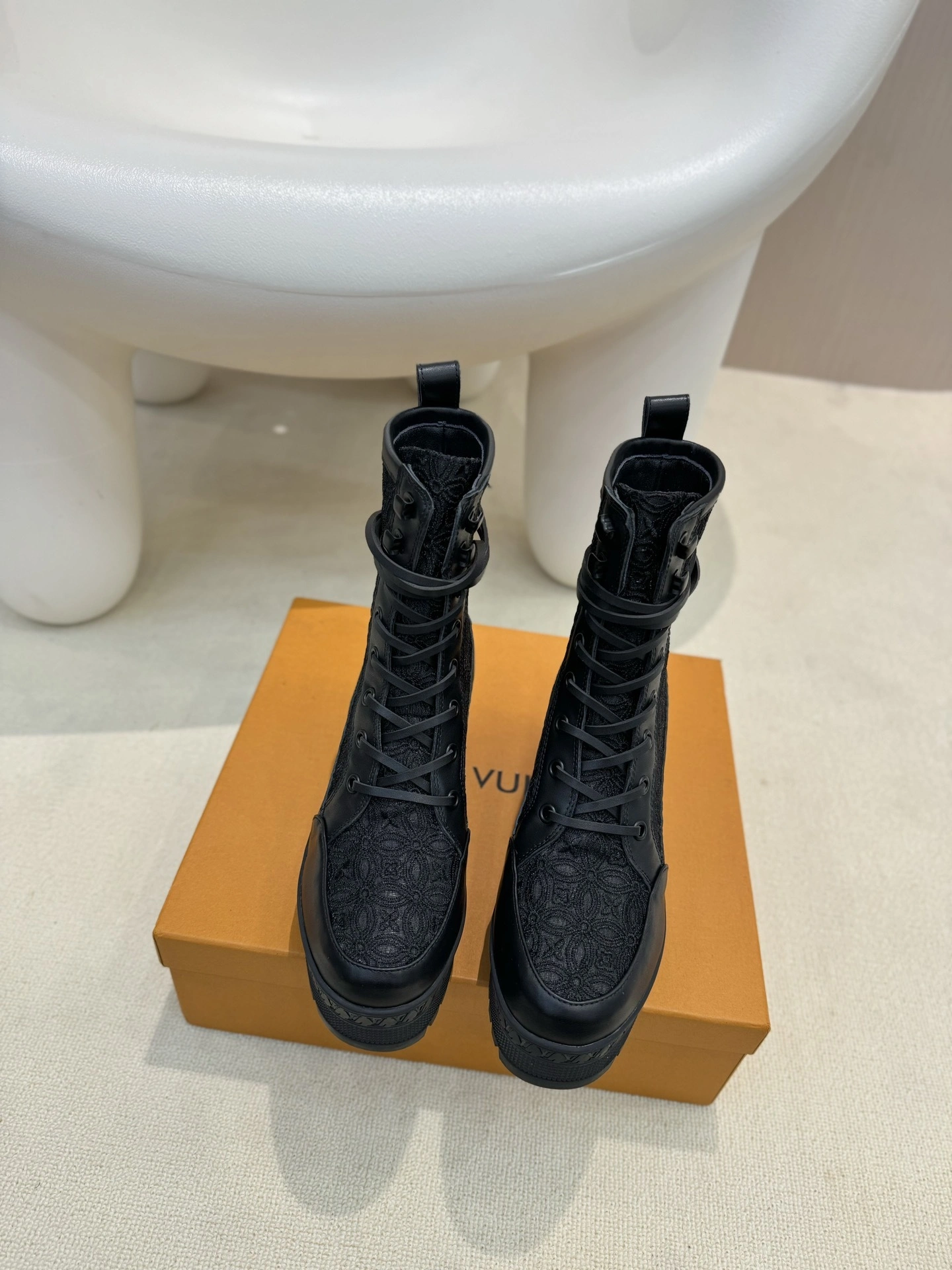 8V 1ACKFN cowhide item:DT-X000I0307