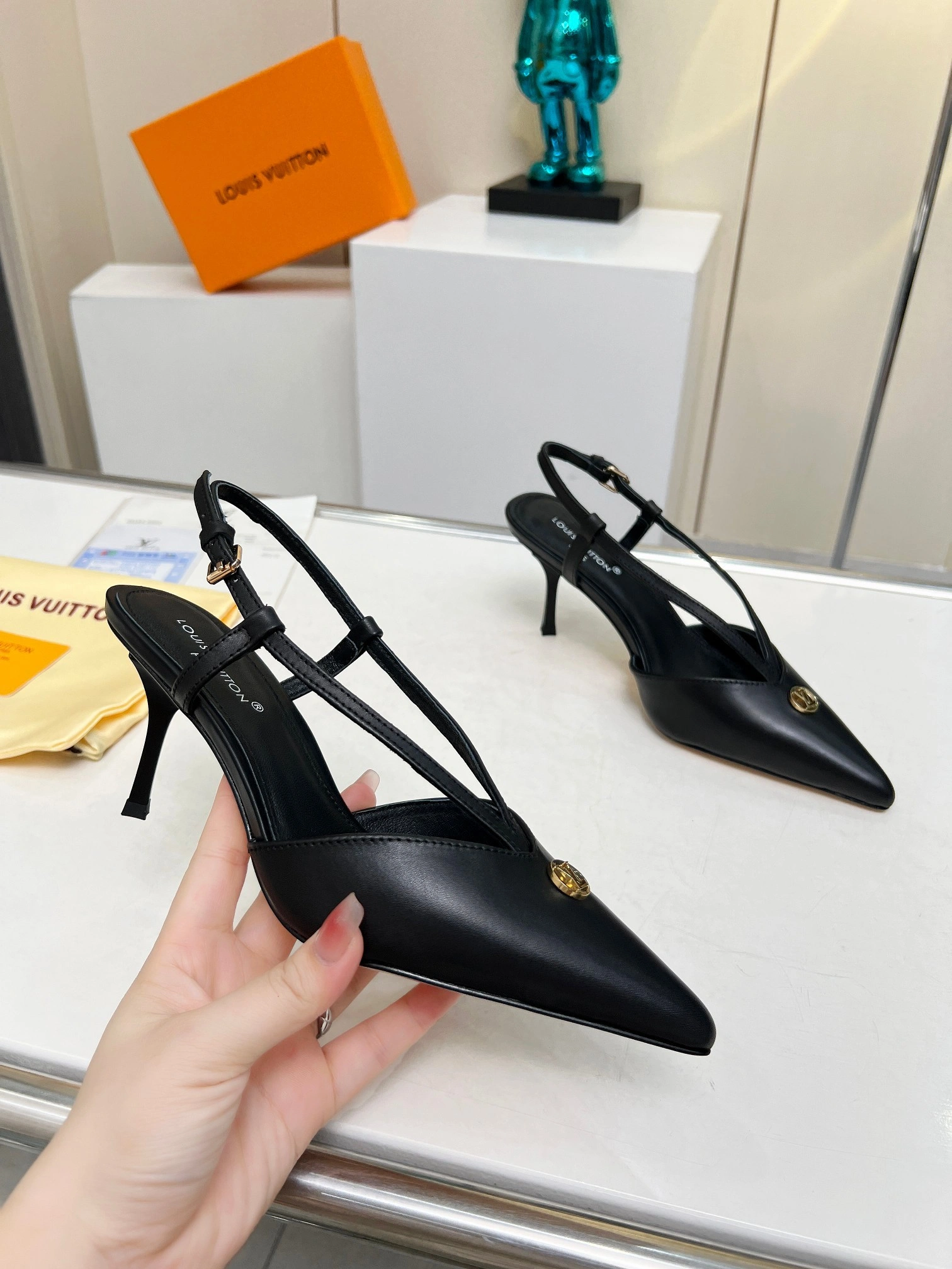 8V 1ACLDU Heel height： 7CM Calfskin sheepskin item:DT-X281L1903