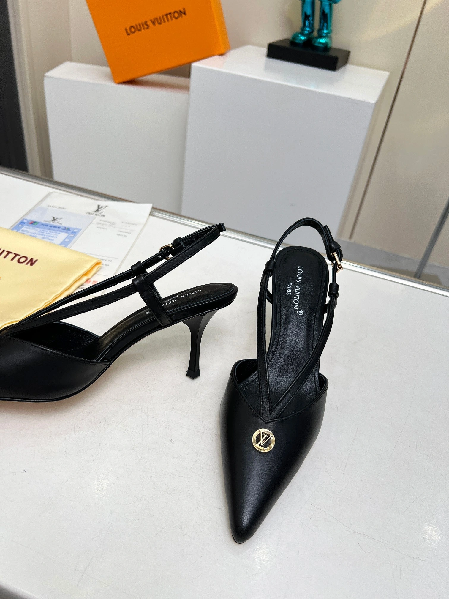 8V 1ACLDU Heel height： 7CM Calfskin sheepskin item:DT-X281L1903