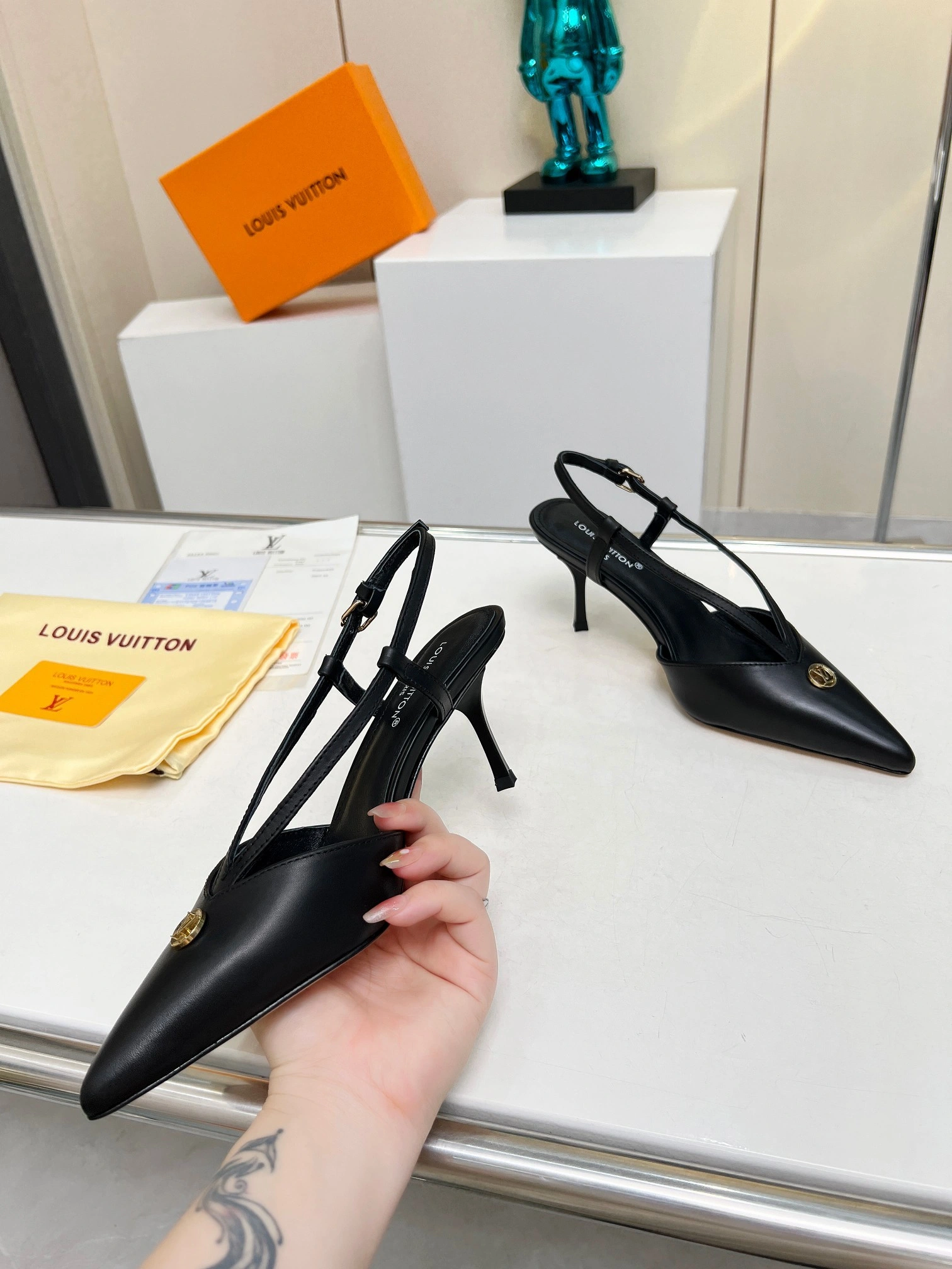 8V 1ACLDU Heel height： 7CM Calfskin sheepskin item:DT-X281L1903
