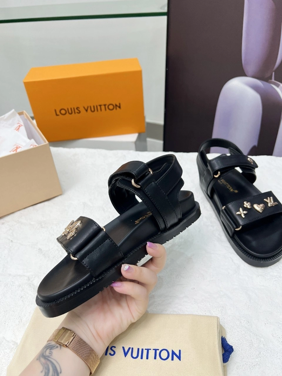 8V 1AD1E0 Calfskin sheepskin Thick soles：4CM item:DT-X000I0315
