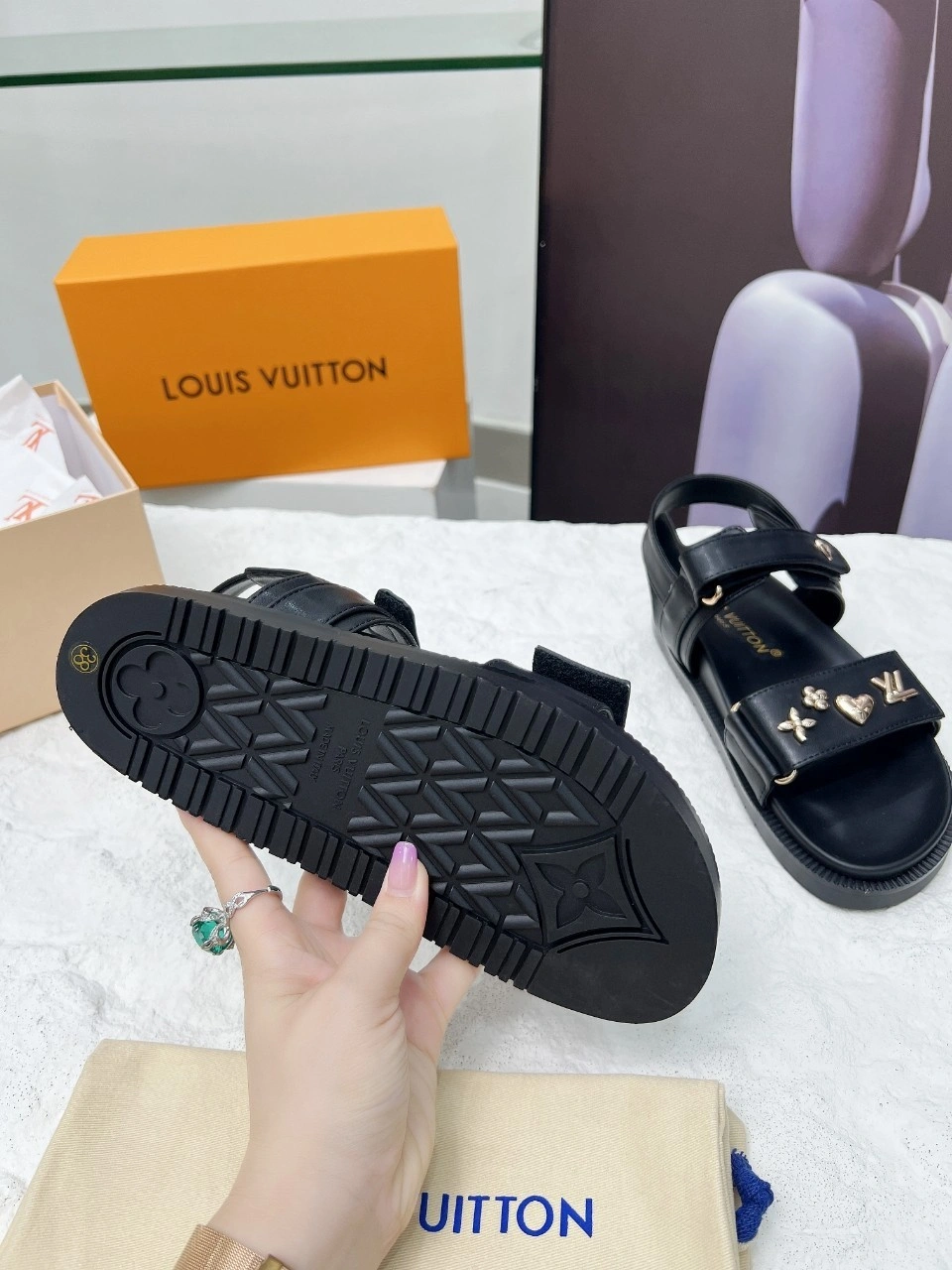 8V 1AD1E0 Calfskin sheepskin Thick soles：4CM item:DT-X000I0315