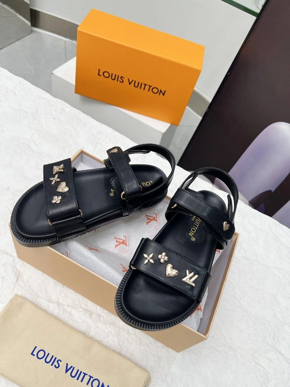 8V 1AD1E0 Calfskin sheepskin Thick soles：4CM item:DT-X000I0315