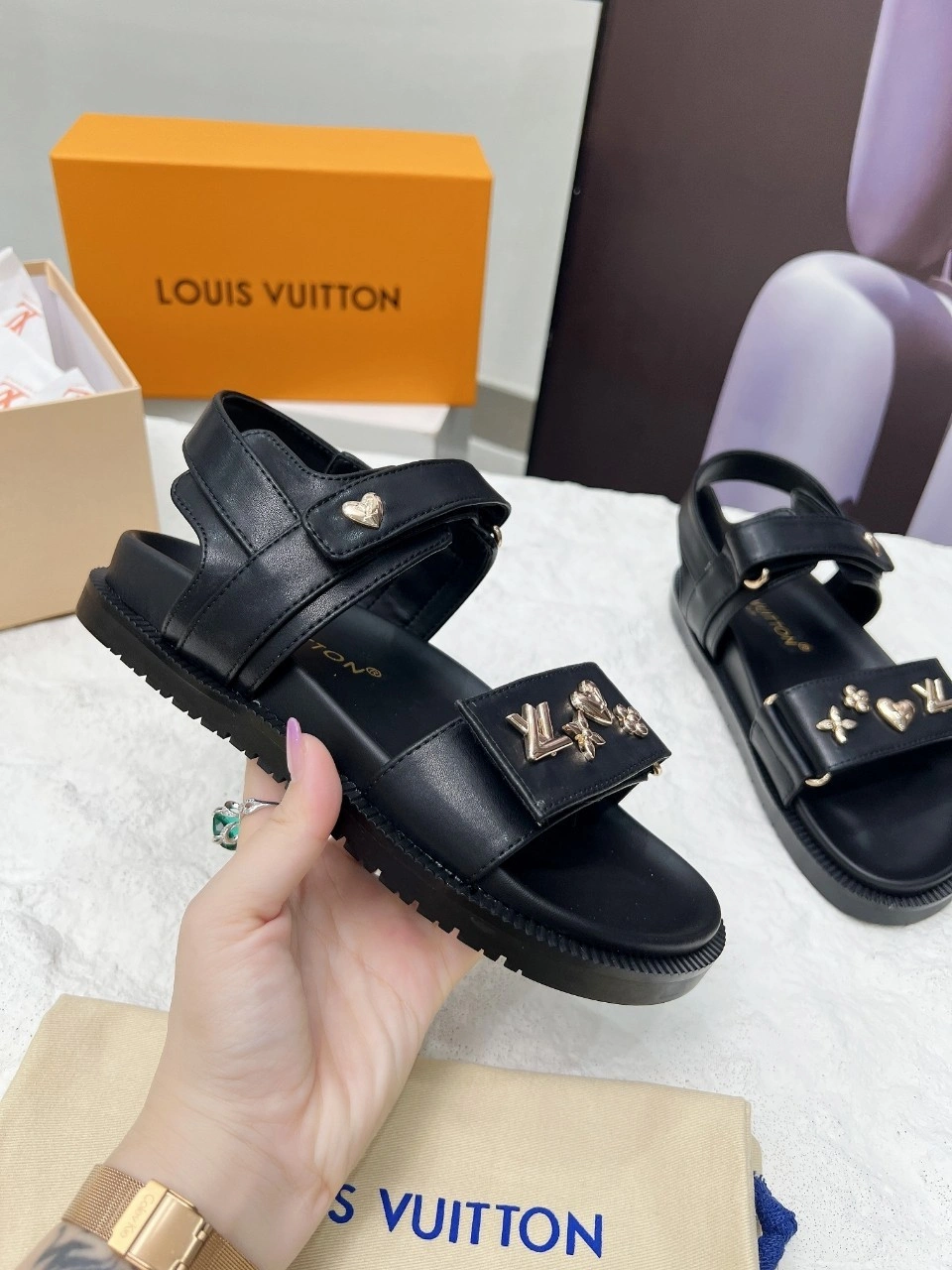 8V 1AD1E0 Calfskin sheepskin Thick soles：4CM item:DT-X000I0315