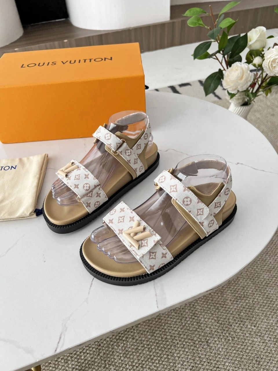 8V 1ADBQ1 Waterproof：4CM Calfskin sheepskin item:DT-X000L1901