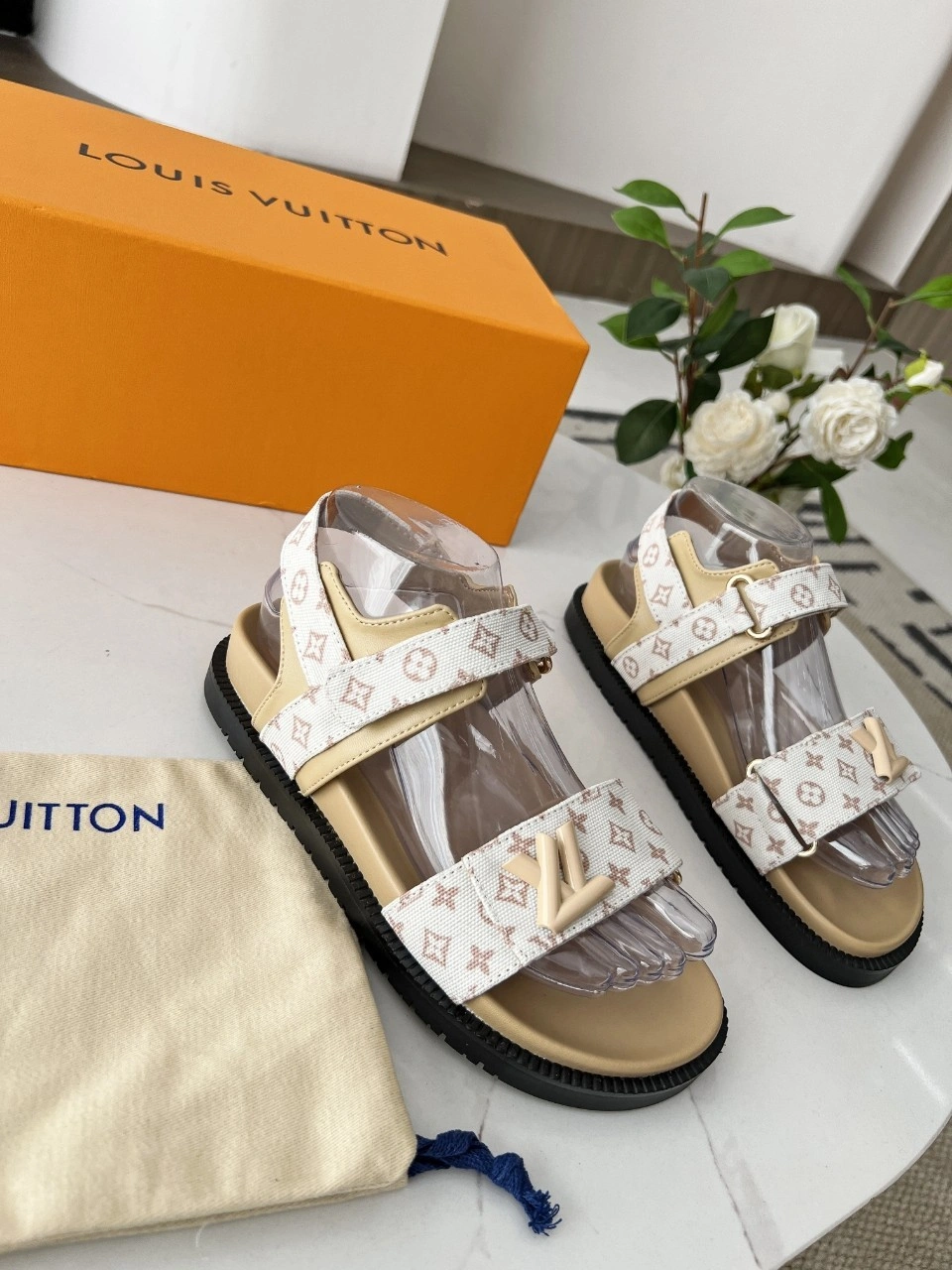 8V 1ADBQ1 Waterproof：4CM Calfskin sheepskin item:DT-X000L1901