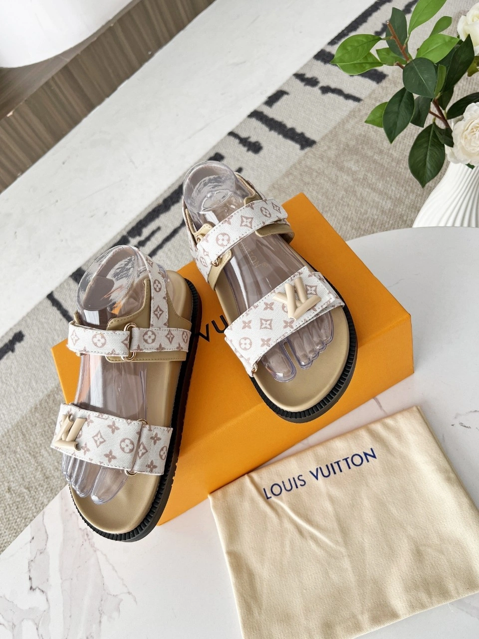 8V 1ADBQ1 Waterproof：4CM Calfskin sheepskin item:DT-X000L1901