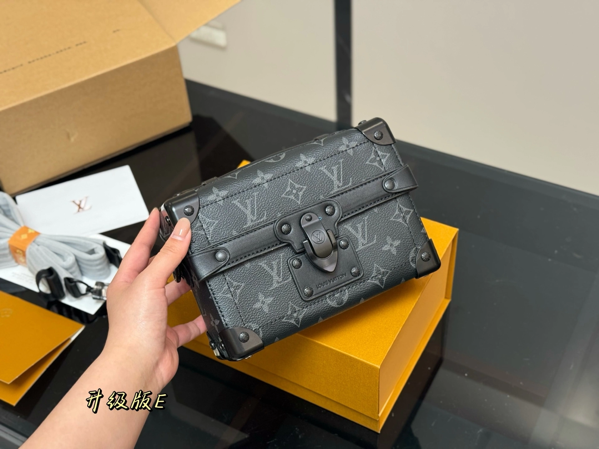 8V M11743 item:ET-B234G3011