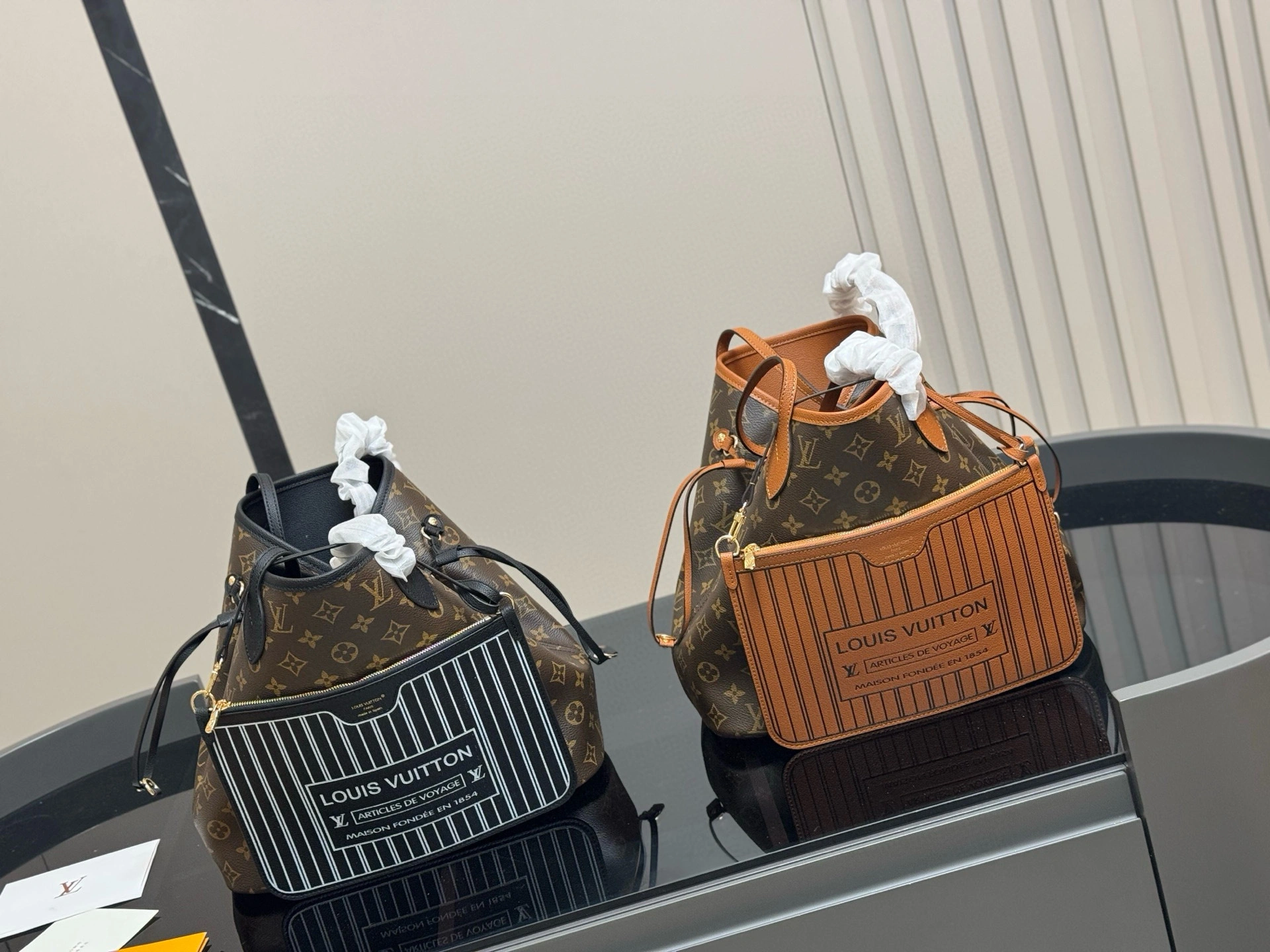 8V M11946 M12061 Neverfull 2colour item:ET-B264I2415