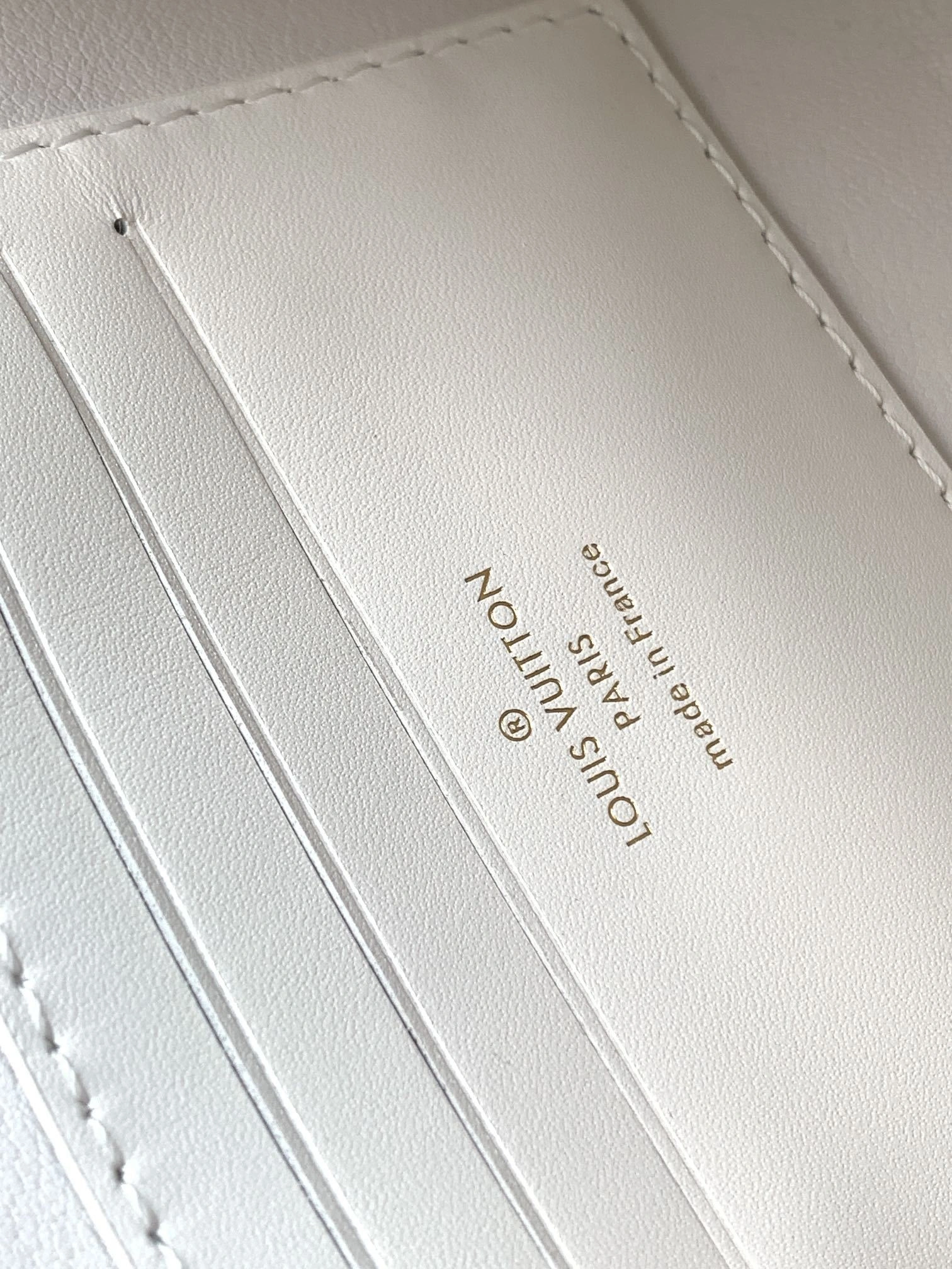 MOMO--8V M12265 high quality version Wallet On Chain Capucines cowhide item:F-B000A1449