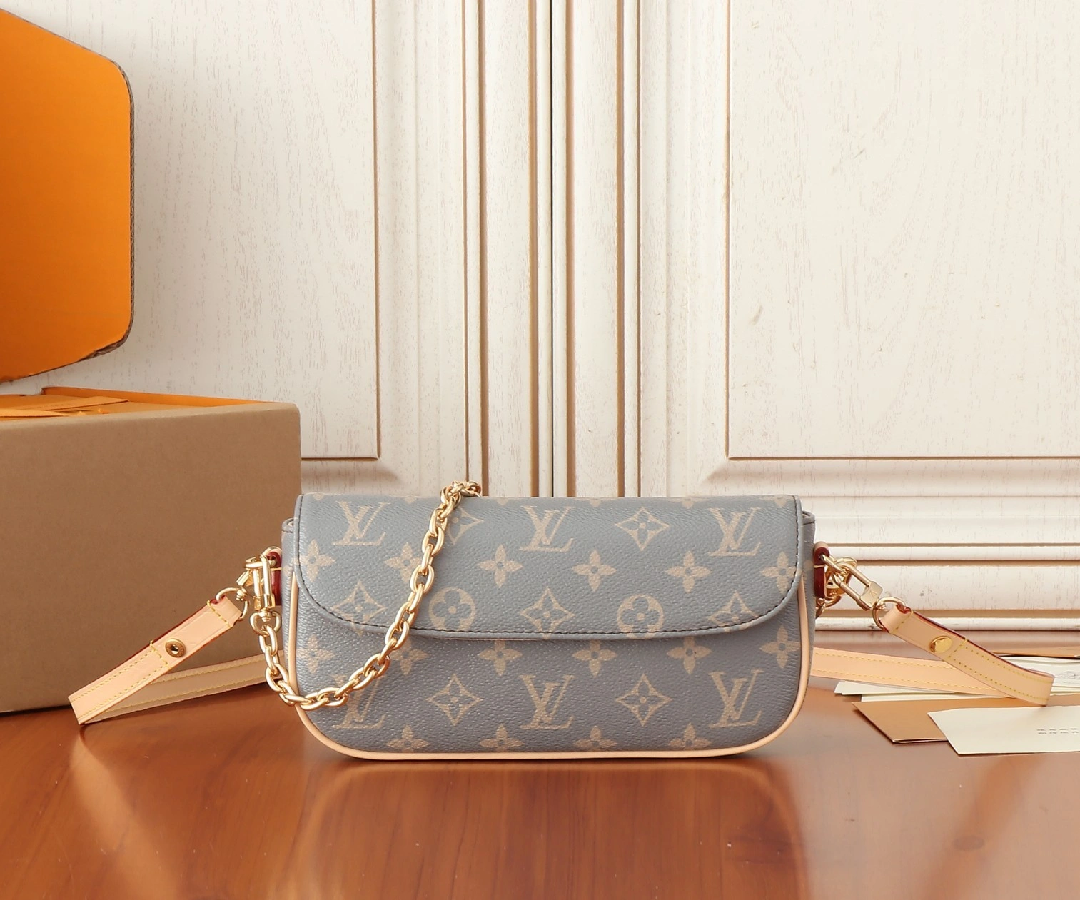 8V M12778 Wallet On Chain Ivy cowhide item:DT-B000J0805