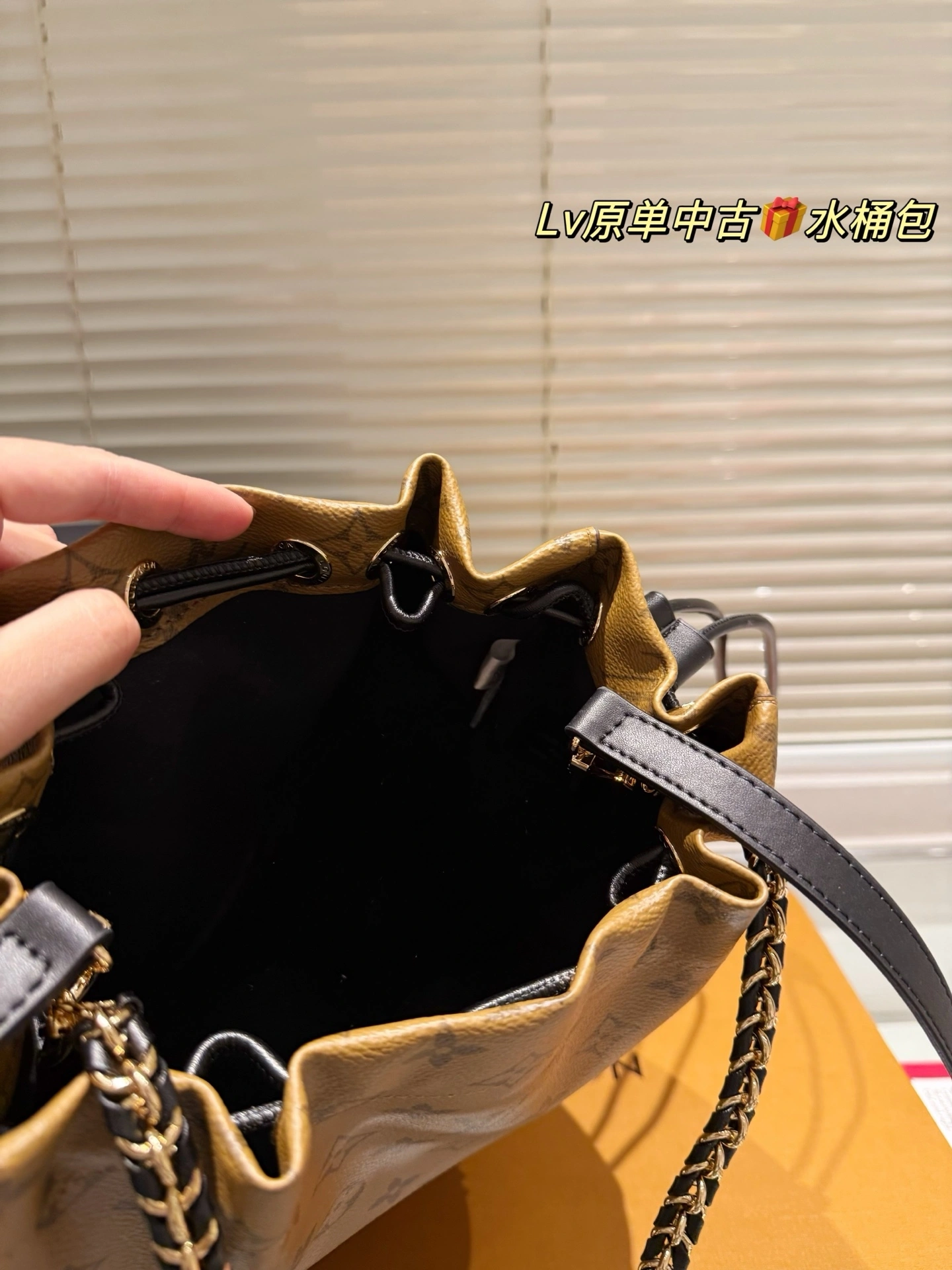 8V M13324 Neonoe item:ET-B101E1906