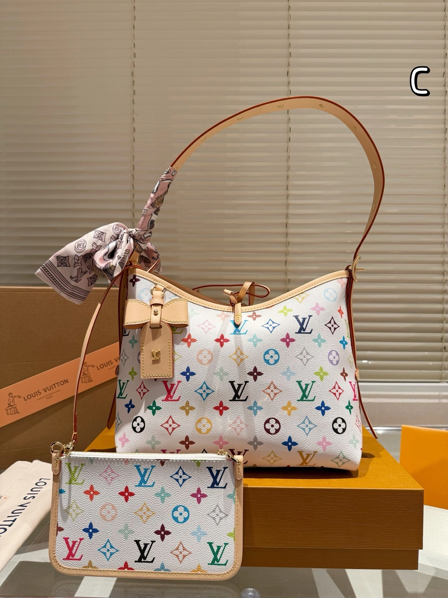8V M13661 carryall item:ET-B101C1708