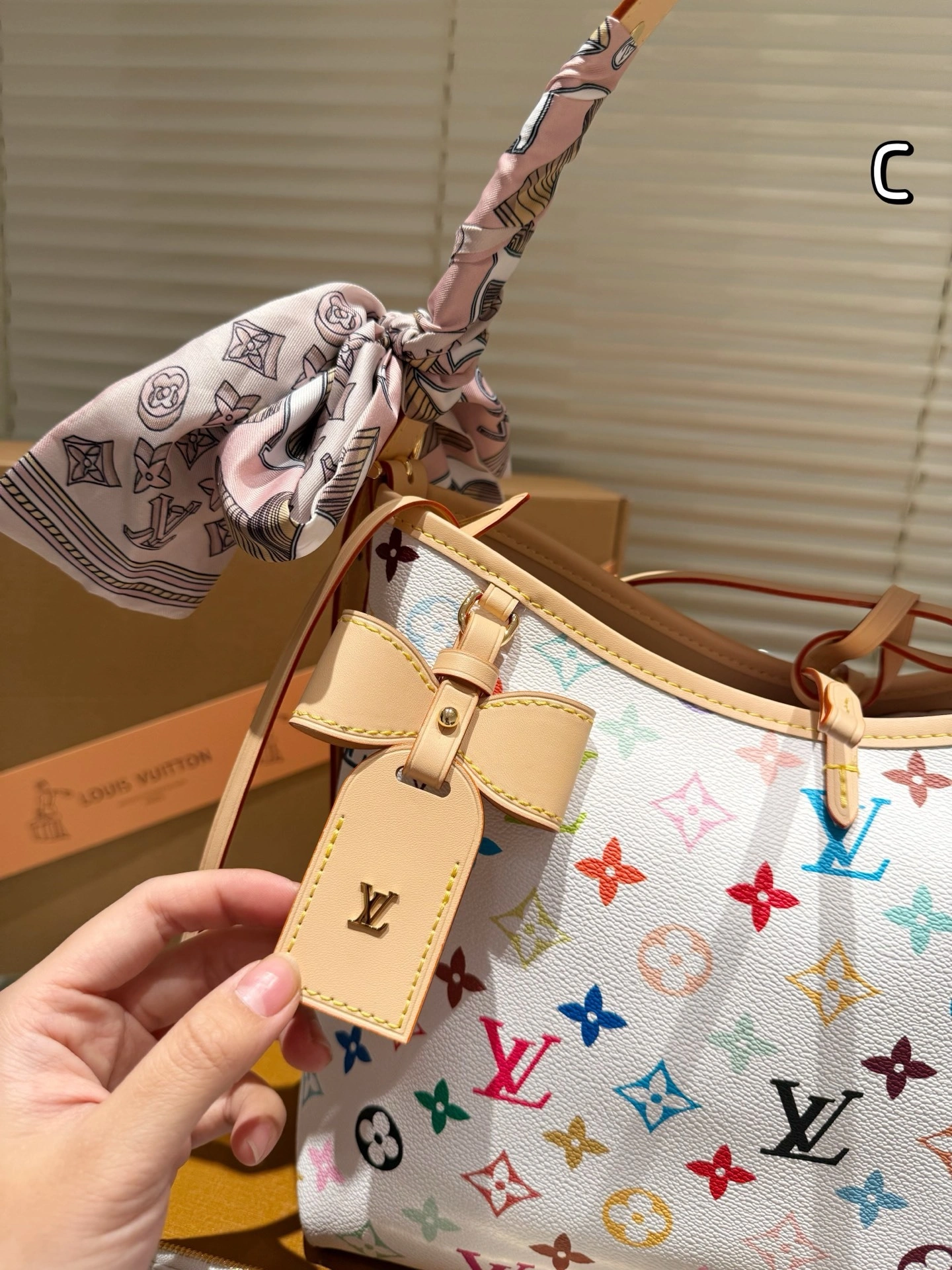 8V M13661 carryall item:ET-B101C1708
