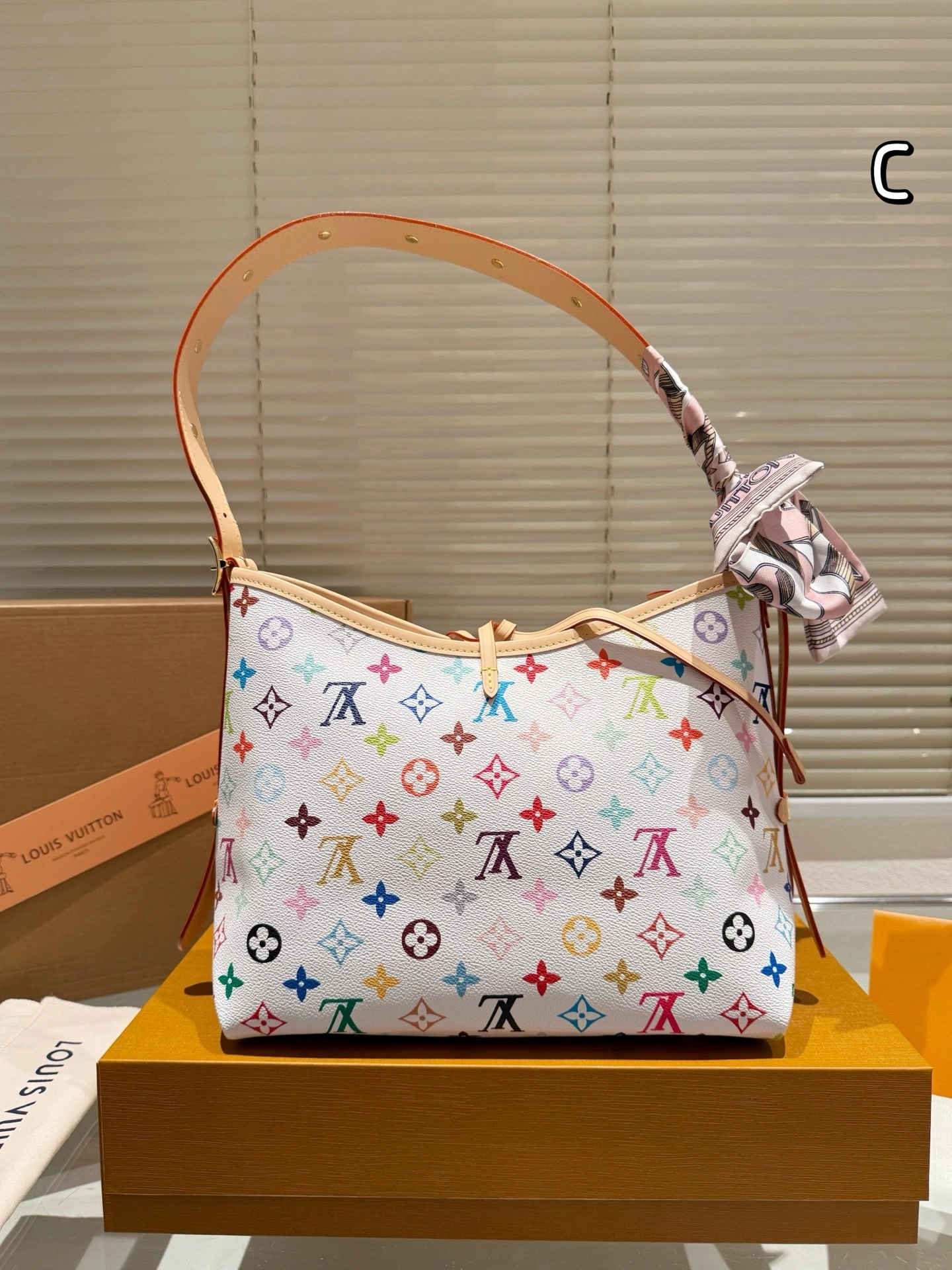 8V M13661 carryall item:ET-B101C1708