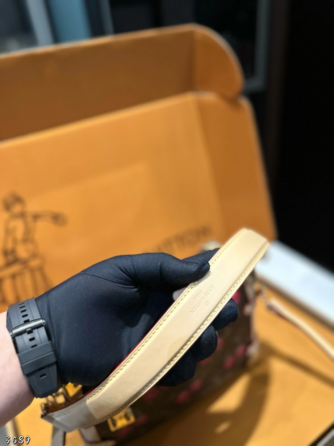 8V M14278 Side trunk item:ET-B101F0611