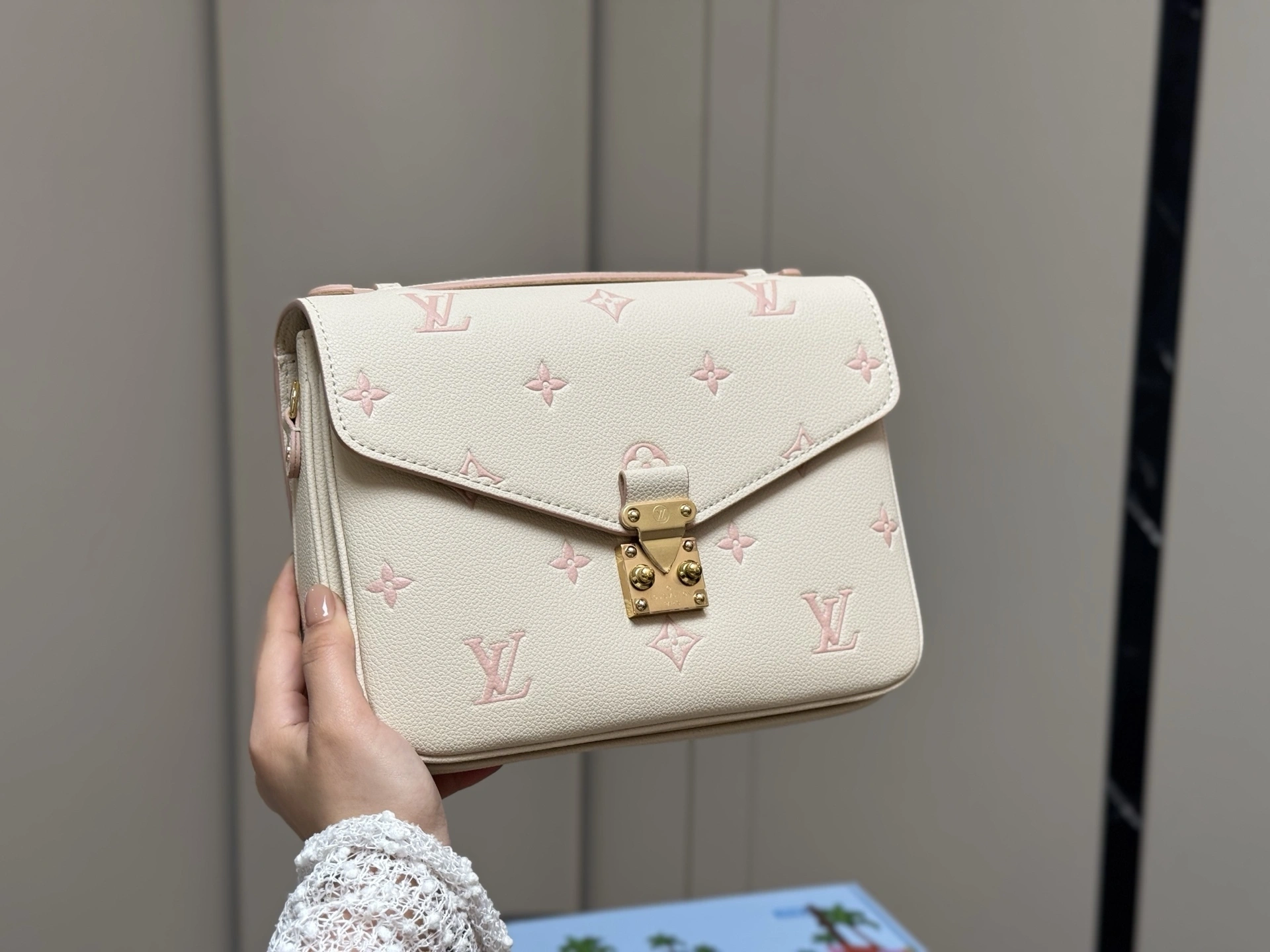 8V M14977 cowhide item:ET-B234G3027