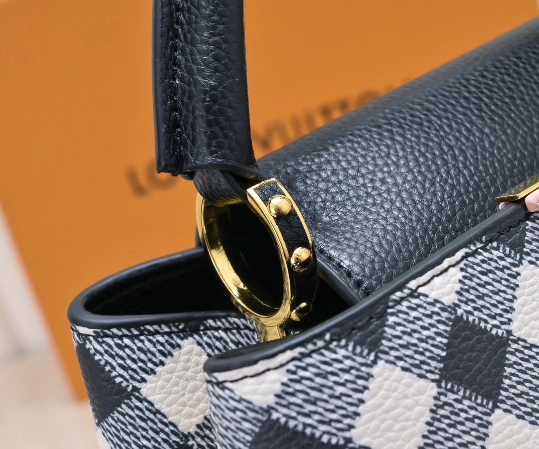 8V M20716 Capucines cowhide item:DT-B225E2624