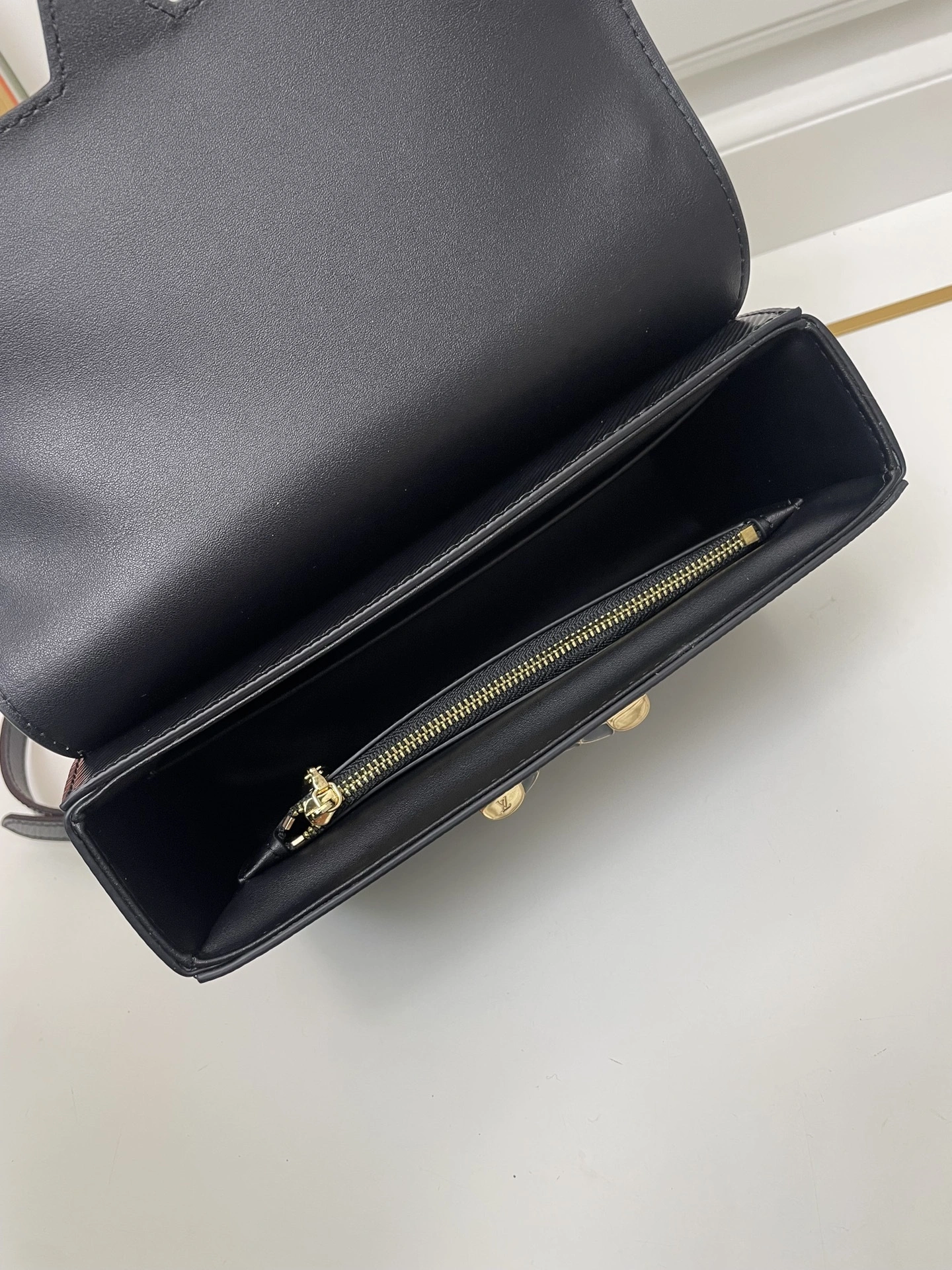 8V M23267 Twist cowhide item:ET-B225C0504