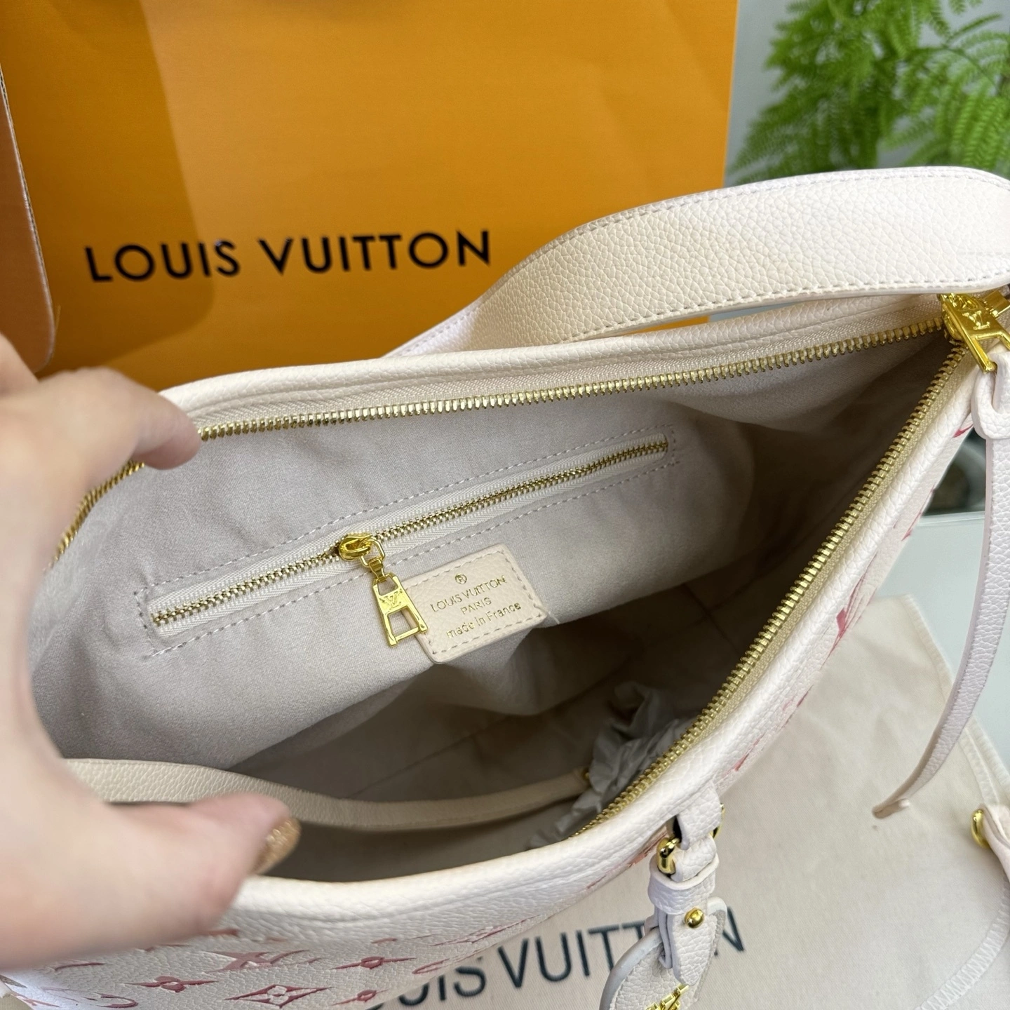 8V M24652 carryall item:ET-B101D1119W