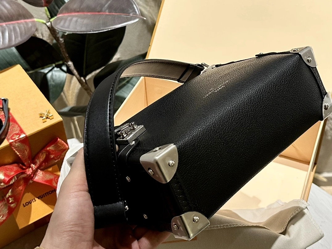 8V M25160 cowhide item:DT-B264F2431